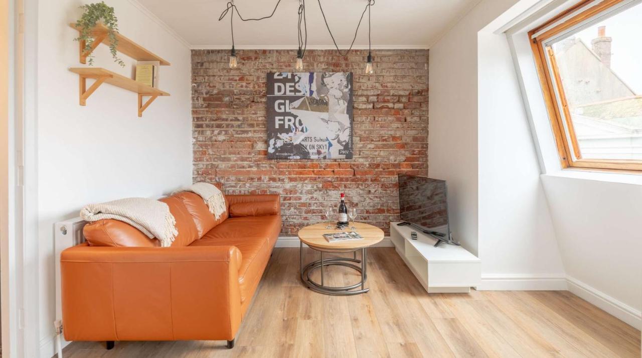 One Bed Top Floor, Brand New, Central Old Town Hastings Exterior photo